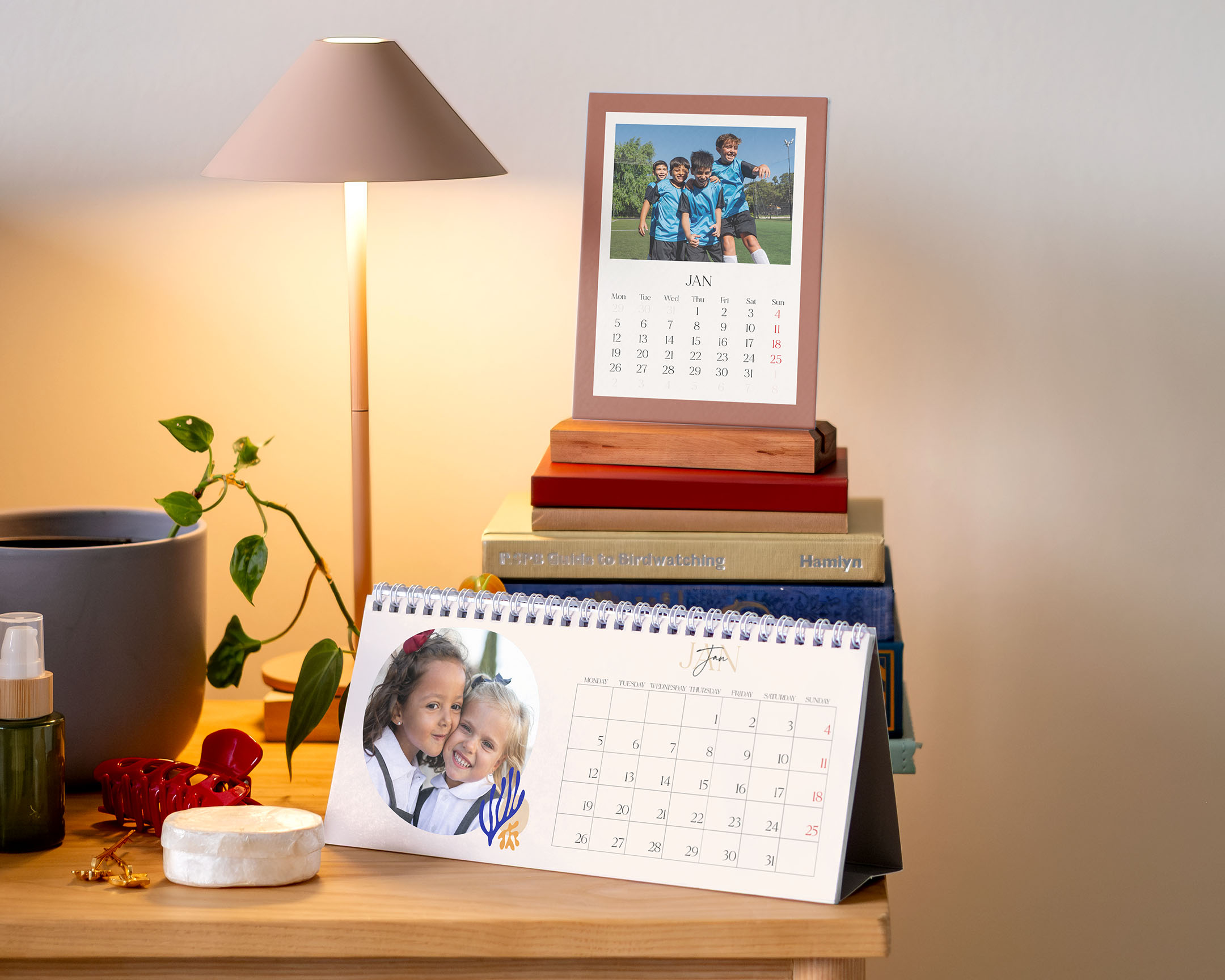 Calendário de mesa personalizado para os professores exibirem e reviverem aqueles momentos significativos