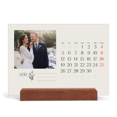 Calendário de mesa com suporte em madeira - horizontal  — Iniciais em flor [Abril]