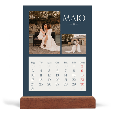 Calendário de mesa com suporte em madeira - vertical  — Ardósia e serifas [capa]