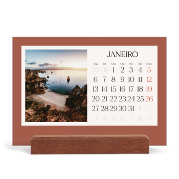 Calendário de mesa com suporte em madeira - horizontal — Cores clássicas