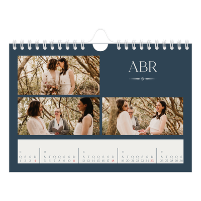 Calendário A5 horizontal — Ardósia e serifas [Abril]