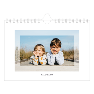 Calendário A5 horizontal — Moldura transparente [capa]