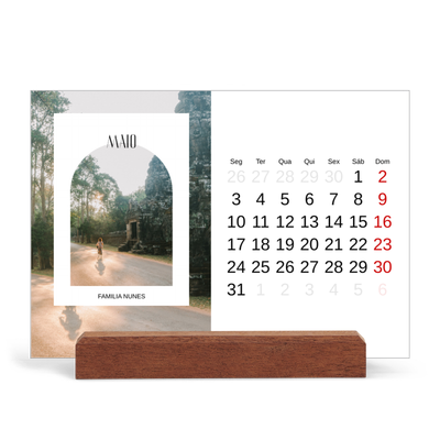 Calendário de mesa com suporte em madeira - horizontal  — O arco aberto [capa]