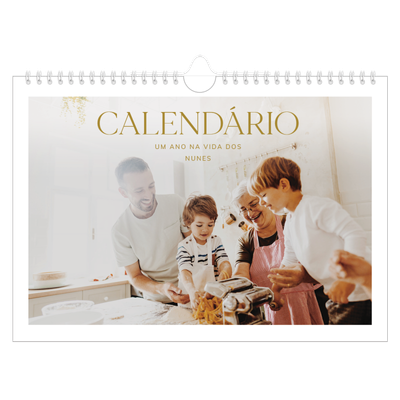 Calendário A4 horizontal — Texto dourado grande [capa]