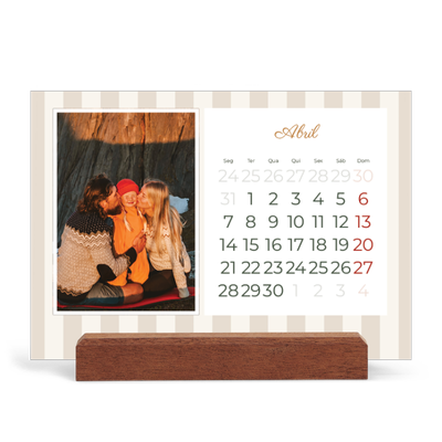 Calendário de mesa com suporte em madeira - horizontal  — Escrita e riscas [Abril]