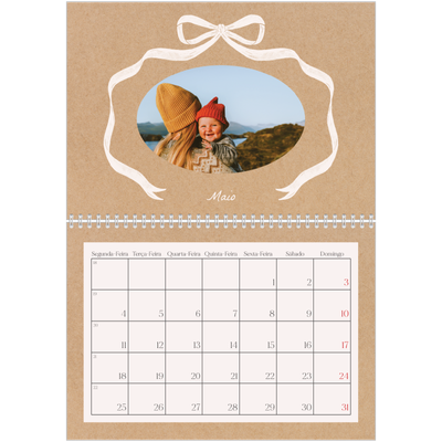 Calendário A4 duplo — Papel kraft e laço [capa]