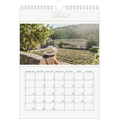 Calendário fotográfico A4 — Faixa de script dourada [Abril]