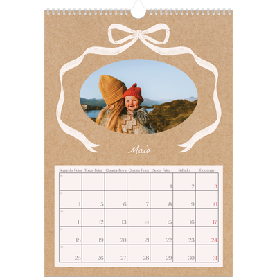Calendário A3 — Papel kraft e laço [capa]