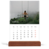 Calendário de mesa com suporte em madeira - vertical  — Serifa simples [Abril]