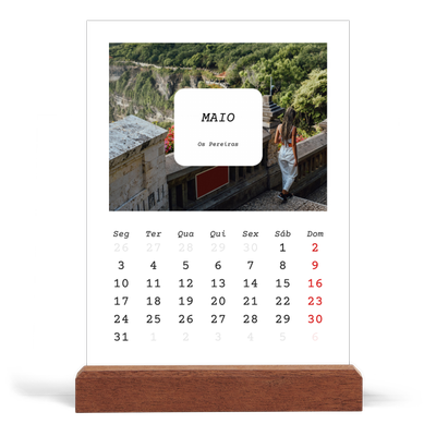 Calendário de mesa com suporte em madeira - vertical  — A história completa [capa]
