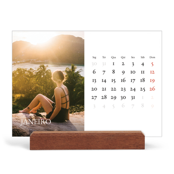 Calendário de mesa com suporte em madeira - horizontal — Serifa simples