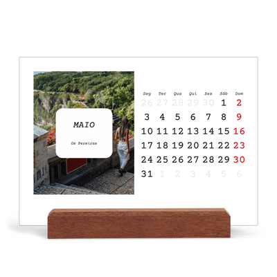 Calendário de mesa com suporte em madeira - horizontal  — A história completa [capa]