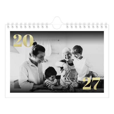 Calendário A5 horizontal — Números grandes com purpurinas [capa]