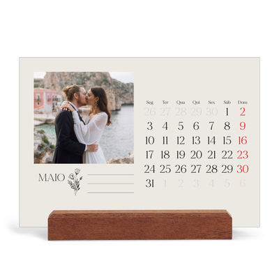 Calendário de mesa com suporte em madeira - horizontal  — Iniciais em flor [capa]