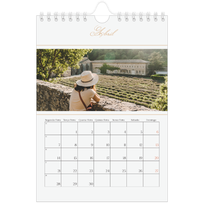 Calendário A5 — Faixa de script dourada [Abril]