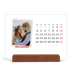 Calendário de mesa com suporte em madeira - horizontal  — Assinado a carmim [Janeiro]