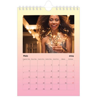 Calendário A5 — Playful Pastel [capa]